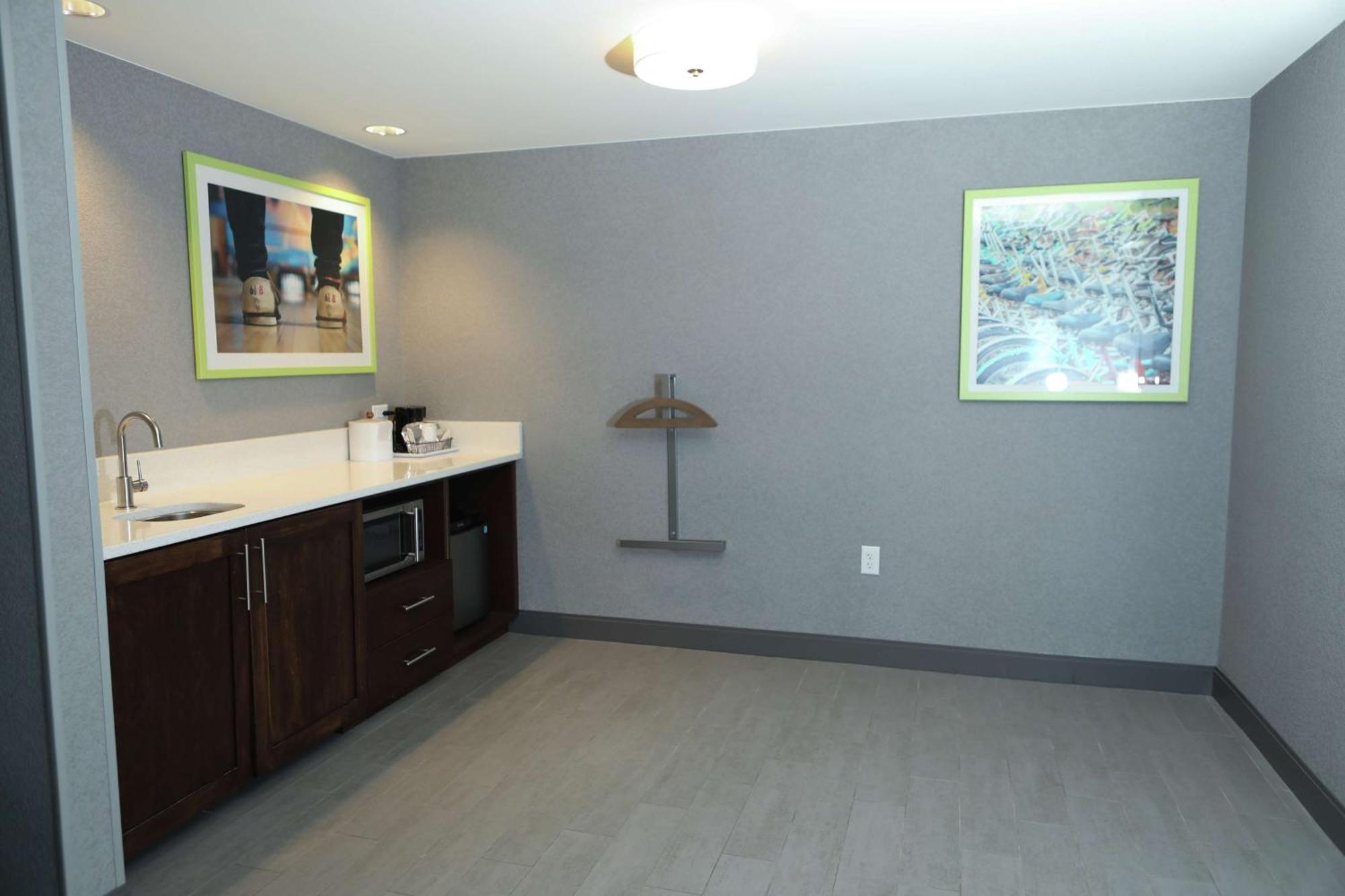 Hampton Inn & Suites Burlington Exteriör bild