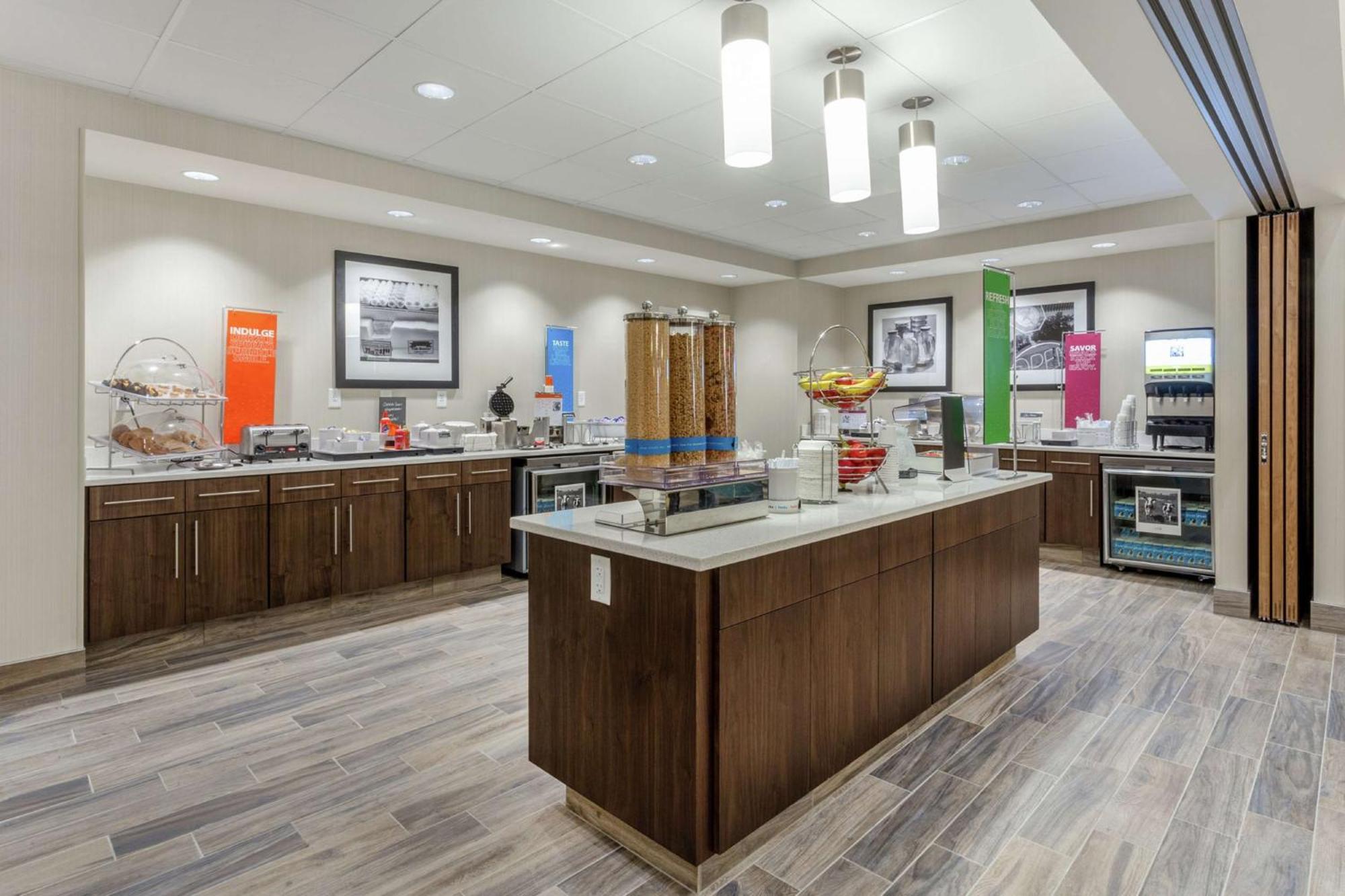 Hampton Inn & Suites Burlington Exteriör bild