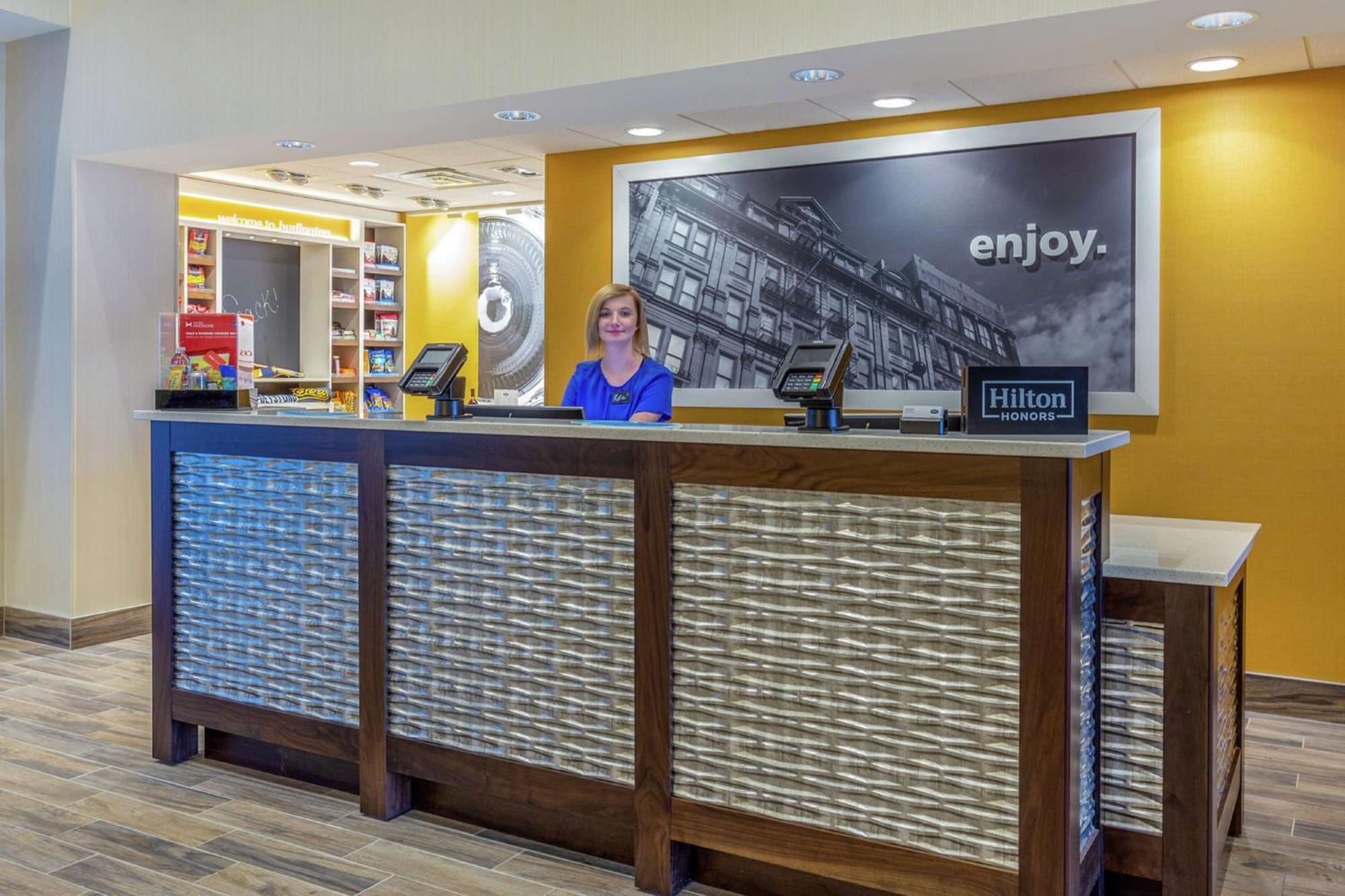 Hampton Inn & Suites Burlington Exteriör bild